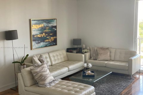 Condo in Miami, Florida, 2 bedrooms  № 1707530 - photo 13