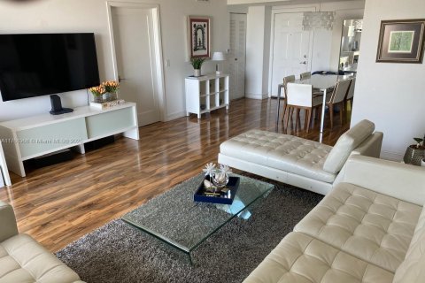 Condo in Miami, Florida, 2 bedrooms  № 1707530 - photo 20