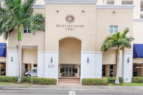 Condo in Miami, Florida, 2 bedrooms  № 1707530 - photo 1