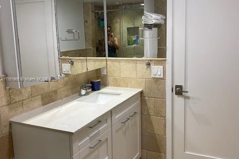 Condo in Miami, Florida, 2 bedrooms  № 1707530 - photo 11