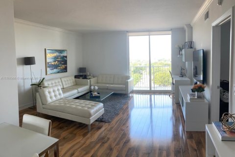 Condo in Miami, Florida, 2 bedrooms  № 1707530 - photo 3