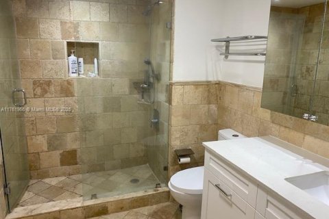 Condo in Miami, Florida, 2 bedrooms  № 1707530 - photo 9