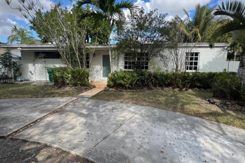 Купить виллу или дом в Майами, Флорида 3 спальни, 99.03м2, № 1997648 - фото 2