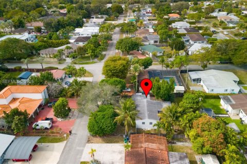 House in Miami, Florida 3 bedrooms, 99.03 sq.m. № 1997648 - photo 4