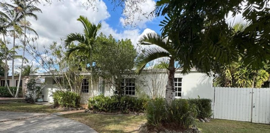 Дом в Майами, Флорида 3 спальни, 99.03м2 № 1997648