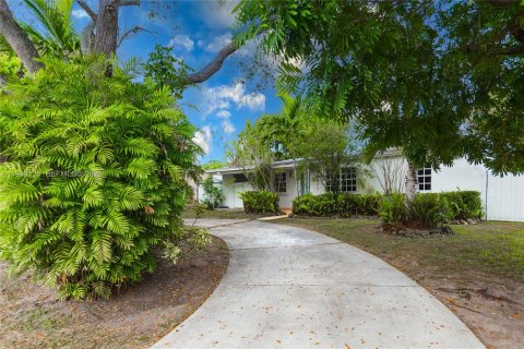 House in Miami, Florida 3 bedrooms, 99.03 sq.m. № 1997648 - photo 13