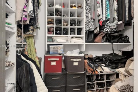 Снять в аренду кондоминиум в Коконат Крик, Флорида 2 спальни, 90.86м2, № 2077915 - фото 23
