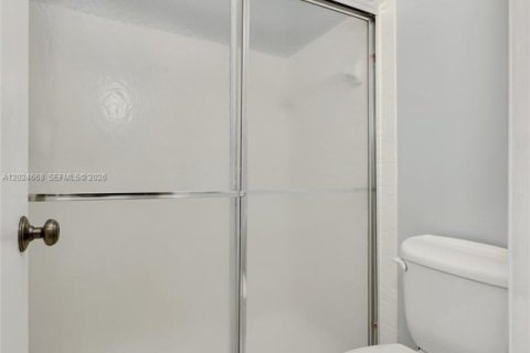 Снять в аренду кондоминиум в Коконат Крик, Флорида 2 спальни, 90.86м2, № 2077915 - фото 25