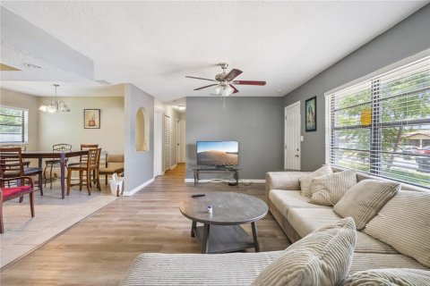 Villa ou maison à vendre à Apopka, Floride: 3 chambres, 123.1 m2 № 2091600 - photo 4