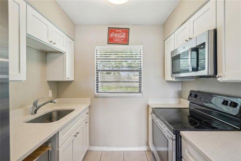 Villa ou maison à vendre à Apopka, Floride: 3 chambres, 123.1 m2 № 2091600 - photo 5