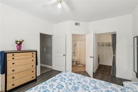 Condominio en alquiler en Tampa, Florida, 2 dormitorios, 95.88 m2 № 2112116 - foto 9