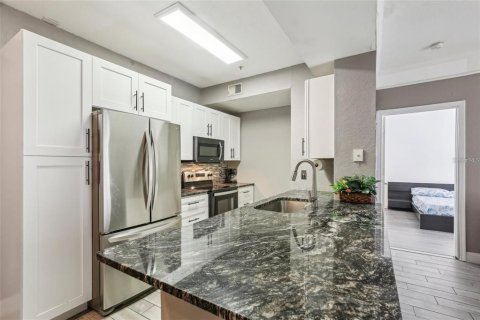 Condominio en alquiler en Tampa, Florida, 2 dormitorios, 95.88 m2 № 2112116 - foto 3