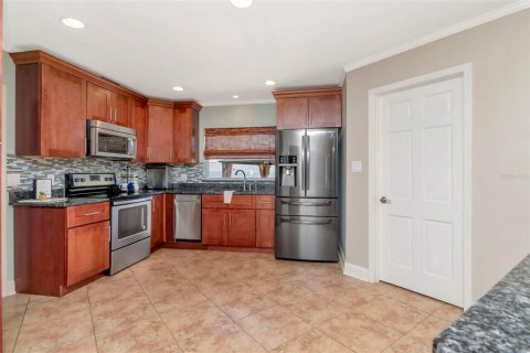 House in Tampa, Florida 3 bedrooms, 257.43 sq.m. № 2092486 - photo 15