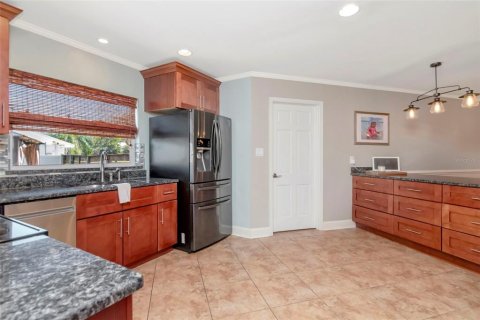 House in Tampa, Florida 3 bedrooms, 257.43 sq.m. № 2092486 - photo 16