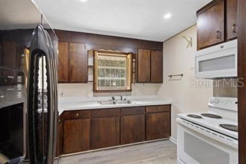 Villa ou maison à louer à DeLand, Floride: 4 chambres, 130.06 m2 № 2096037 - photo 2