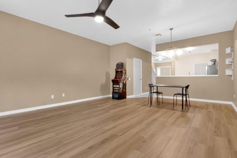 Condominio en venta en Orlando, Florida, 3 dormitorios, 156.26 m2 № 2098279 - foto 4