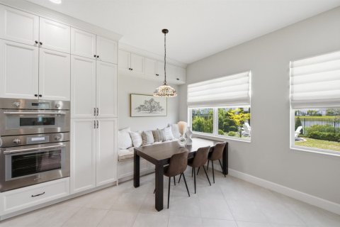 House in Westlake, Florida 5 bedrooms, 350.24 sq.m. № 2391801 - photo 8