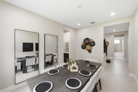 House in Westlake, Florida 5 bedrooms, 350.24 sq.m. № 2391801 - photo 14