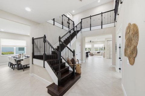 House in Westlake, Florida 5 bedrooms, 350.24 sq.m. № 2391801 - photo 2
