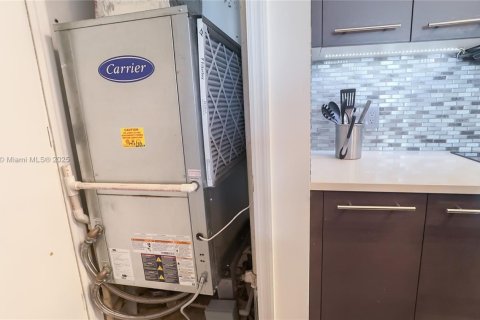 Copropriété à vendre à Miami, Floride: 2 chambres, 103.21 m2 № 1941329 - photo 27