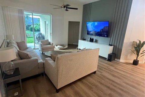 Casa en venta en Tampa, Florida, 3 dormitorios, 150.5 m2 № 2221566 - foto 4