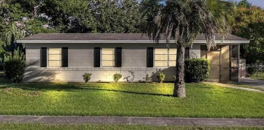 Casa en Deltona, Florida 3 dormitorios, 97.55 m2 № 1775597