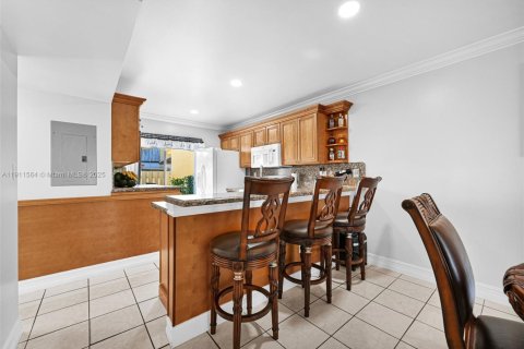 Condo in Miami, Florida, 2 bedrooms  № 1968091 - photo 30