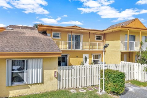 Condo in Miami, Florida, 2 bedrooms  № 1968091 - photo 17