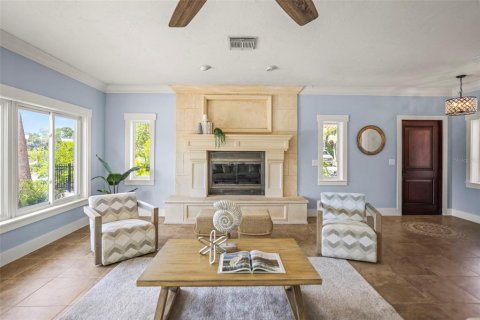 House in Palm Harbor, Florida 4 bedrooms, 297.84 sq.m. № 2202748 - photo 8
