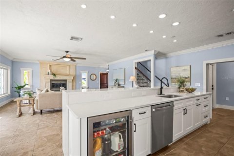House in Palm Harbor, Florida 4 bedrooms, 297.84 sq.m. № 2202748 - photo 12