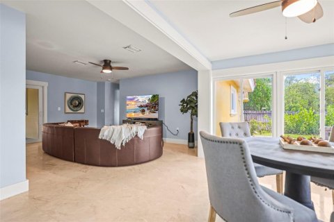 House in Palm Harbor, Florida 4 bedrooms, 297.84 sq.m. № 2202748 - photo 22