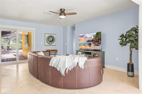 House in Palm Harbor, Florida 4 bedrooms, 297.84 sq.m. № 2202748 - photo 23