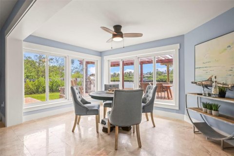 House in Palm Harbor, Florida 4 bedrooms, 297.84 sq.m. № 2202748 - photo 19