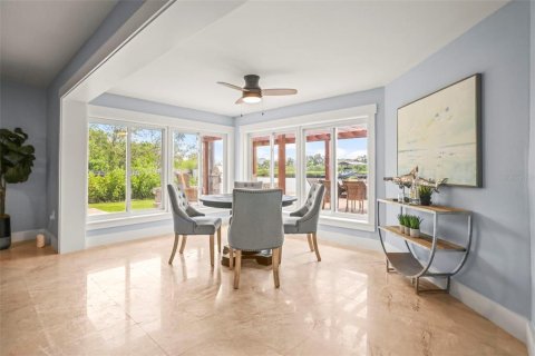 House in Palm Harbor, Florida 4 bedrooms, 297.84 sq.m. № 2202748 - photo 18