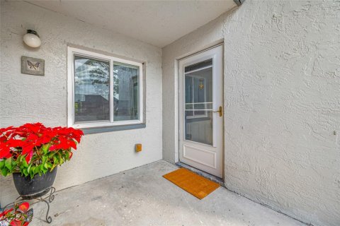 Condo in Largo, Florida, 2 bedrooms  № 2391332 - photo 6