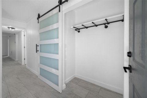 Condo in Largo, Florida, 2 bedrooms  № 2391332 - photo 7