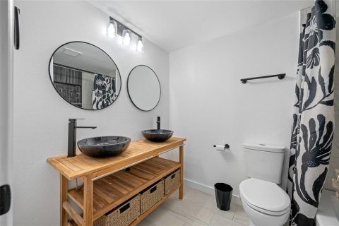Condo in Largo, Florida, 2 bedrooms  № 2391332 - photo 23