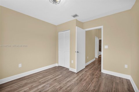 Touwnhouse à louer à Davie, Floride: 3 chambres, 132.39 m2 № 2059249 - photo 13