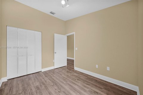 Touwnhouse à louer à Davie, Floride: 3 chambres, 132.39 m2 № 2059249 - photo 10