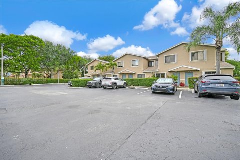 Touwnhouse à louer à Davie, Floride: 3 chambres, 132.39 m2 № 2059249 - photo 3