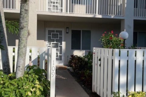 Condominio en Delray Beach, Florida, 2 dormitorios № 2087998