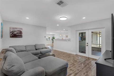 Casa en venta en Winter Park, Florida, 4 dormitorios, 165.18 m2 № 1901009 - foto 19