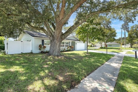 Casa en venta en Winter Park, Florida, 4 dormitorios, 165.18 m2 № 1901009 - foto 2