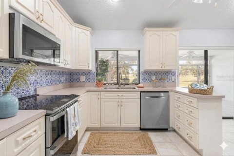 House in Sun City Center, Florida 2 bedrooms, 199.65 sq.m. № 2142926 - photo 13