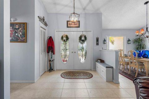 House in Sun City Center, Florida 2 bedrooms, 199.65 sq.m. № 2142926 - photo 3