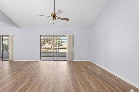 House in Sun City Center, Florida 2 bedrooms, 199.65 sq.m. № 2142926 - photo 7