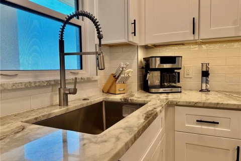 Condo in Clearwater, Florida, 1 bedroom  № 1919101 - photo 7