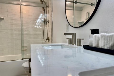 Condo in Clearwater, Florida, 1 bedroom  № 1919101 - photo 14