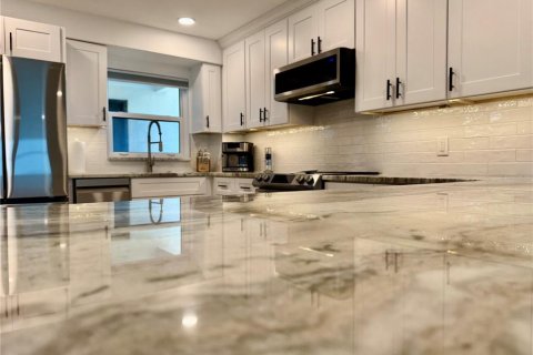 Condo in Clearwater, Florida, 1 bedroom  № 1919101 - photo 5