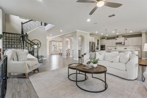 Villa ou maison à vendre à Orlando, Floride: 5 chambres, 463.77 m2 № 2430990 - photo 2